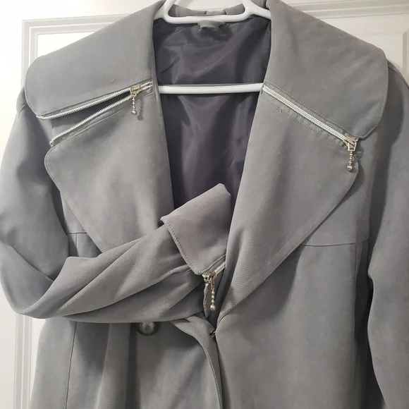 Jacket - Picture 3 of 4